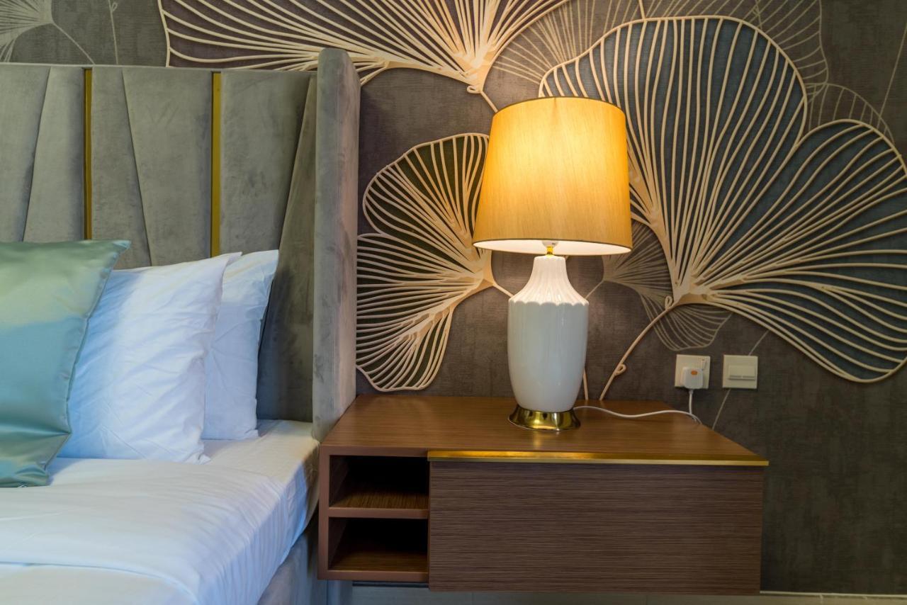 Simply Comfort In Sarai Palm Jumeirah Dubai Buitenkant foto
