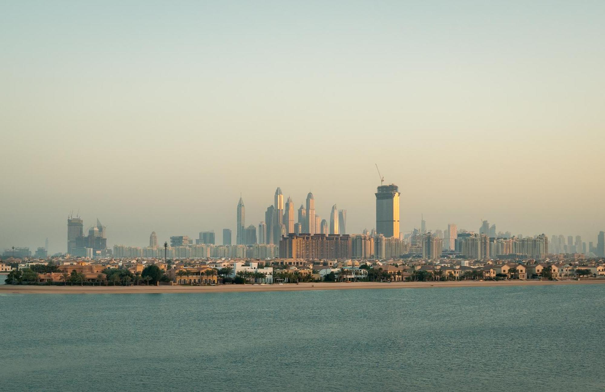 Simply Comfort In Sarai Palm Jumeirah Dubai Buitenkant foto
